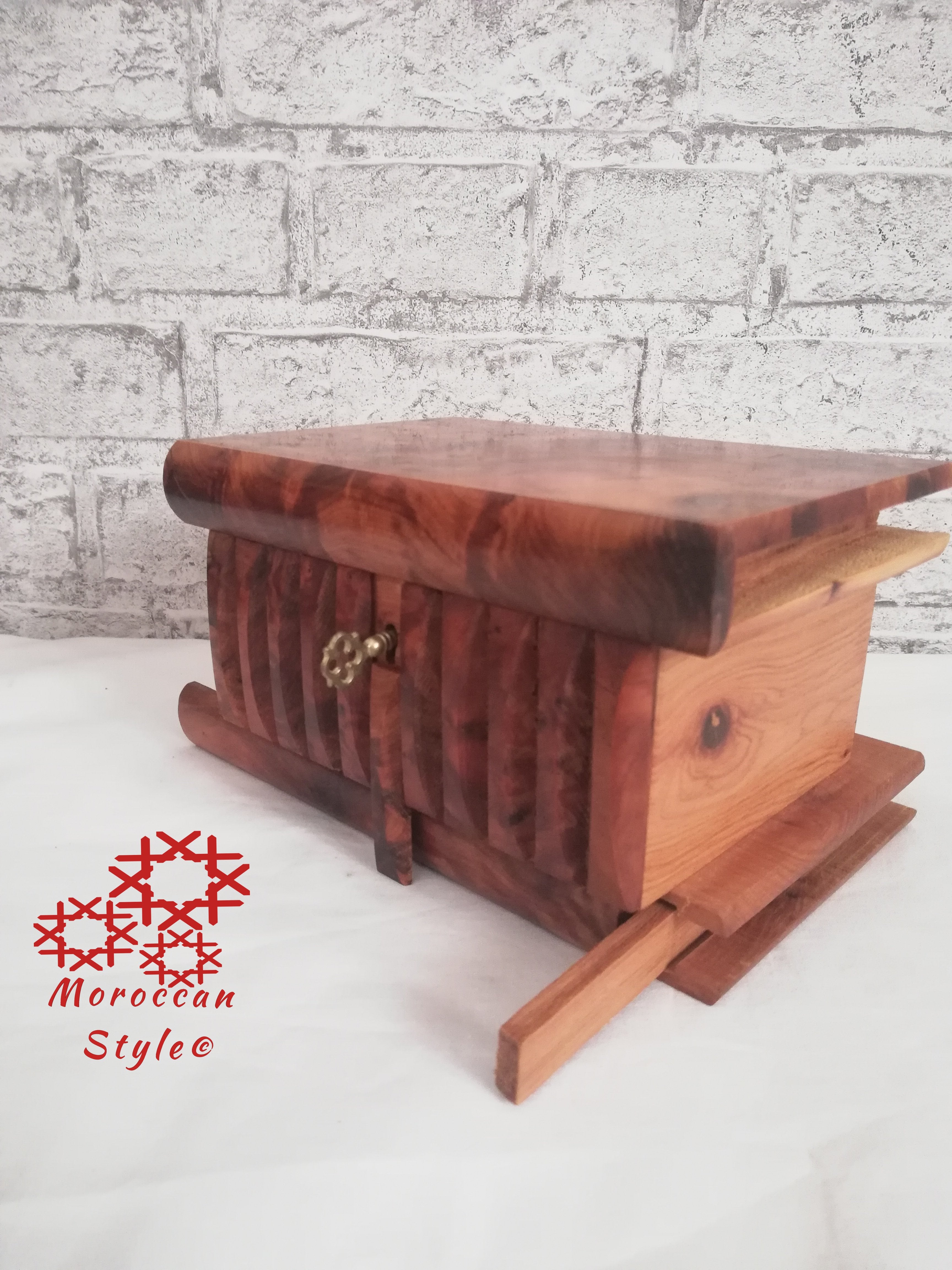 Magic Box Cedar Wood Thuya Moroccan